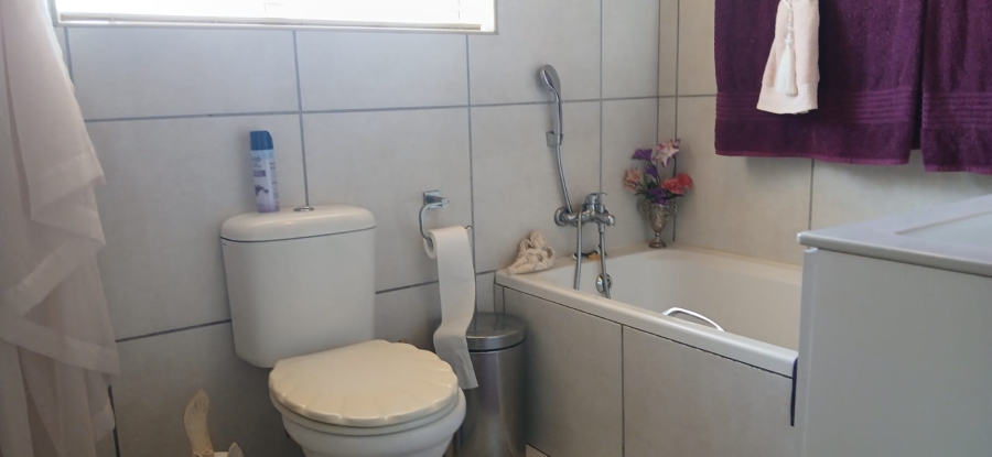 3 Bedroom Property for Sale in Heiderand Western Cape